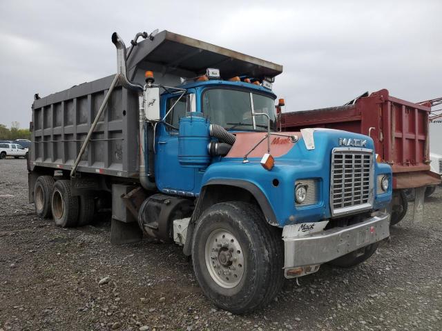 2M2P137C7HC016354 - 1987 MACK 600 RD600 BLUE photo 1