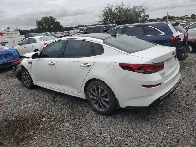 5XXGU4L19KG339419 - 2019 KIA OPTIMA EX WHITE photo 2
