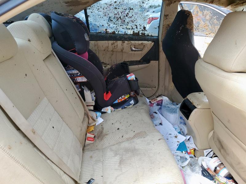 4T1BF1FK1HU735947 - 2017 TOYOTA CAMRY LE 银色 照片 10