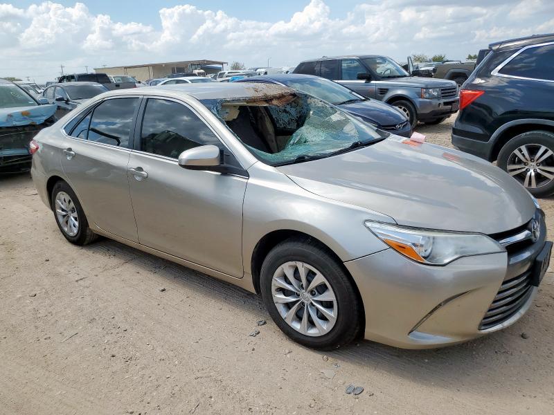 4T1BF1FK1HU735947 - 2017 TOYOTA CAMRY LE 银色 照片 4