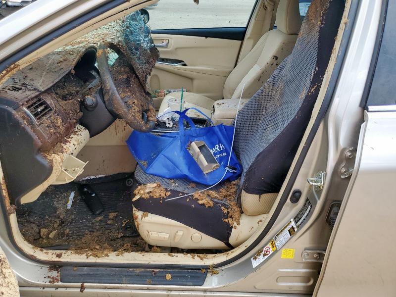 4T1BF1FK1HU735947 - 2017 TOYOTA CAMRY LE 银色 照片 7