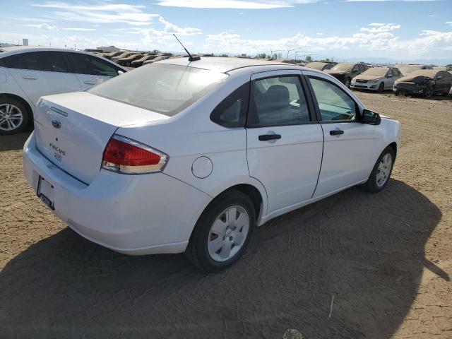 1FAHP34N88W288306 - 2008 FORD FOCUS S/SE WHITE photo 4