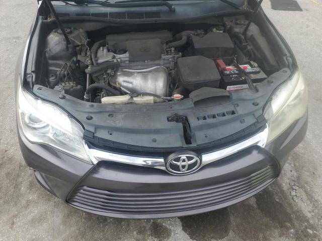 4T1BF1FK3GU508631 - 2016 TOYOTA CAMRY LE GRAY photo 11