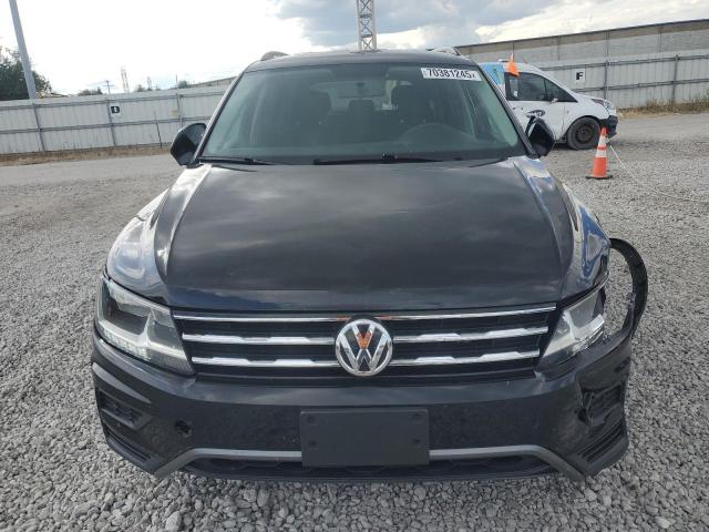 3VV0B7AX0JM057250 - 2018 VOLKSWAGEN TIGUAN S შავი ფოტო 5