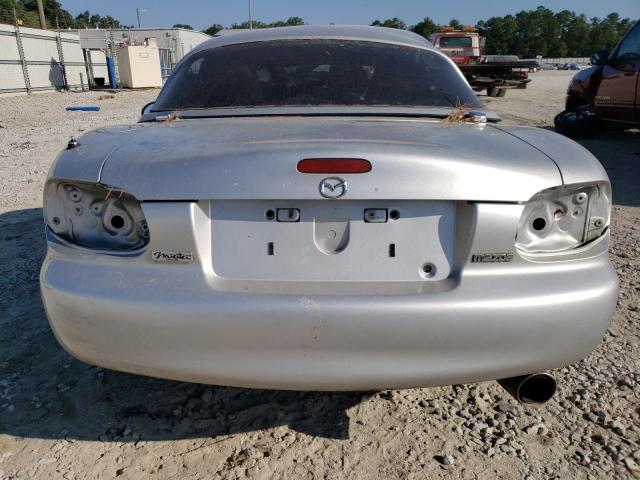JM1NB353010201144 - 2001 MAZDA MX-5 MIATA BASE SILVER photo 6
