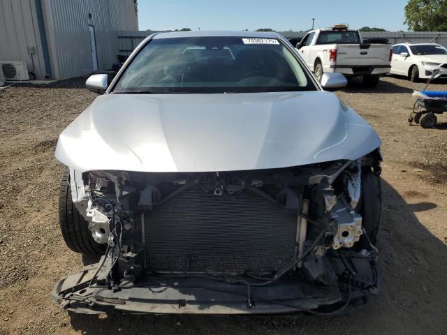 4T1B11HK0JU004735 - 2018 TOYOTA CAMRY L SILVER photo 5