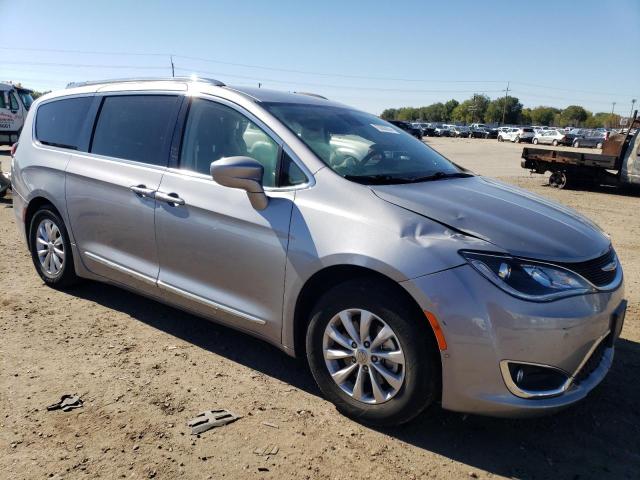 2C4RC1BG9JR269779 - 2018 CHRYSLER PACIFICA TOURING L SILVER photo 4