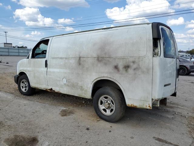 1GCFG15X731210367 - 2003 CHEVROLET EXPRESS G1 WHITE photo 2