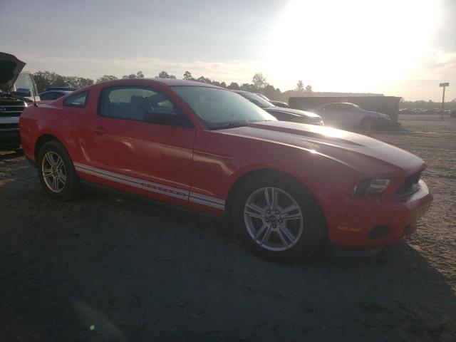 1ZVBP8AM2B5157035 - 2011 FORD MUSTANG RED photo 4