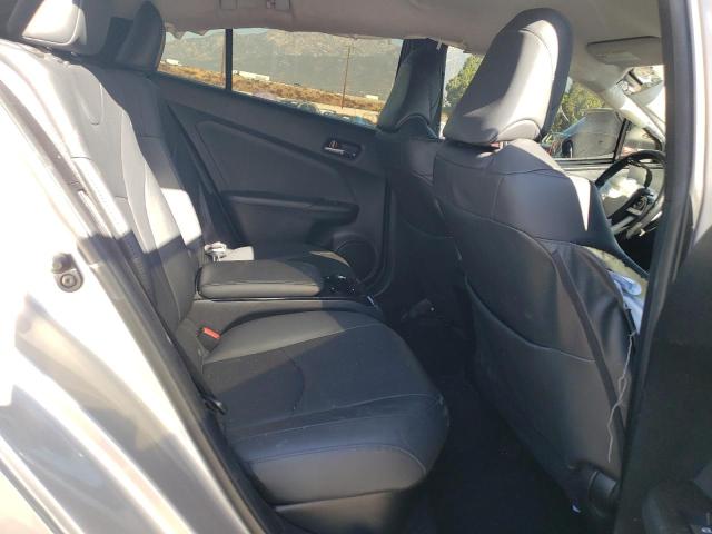 JTDKARFP7H3034266 - 2017 TOYOTA PRIUS PRIM 银色 照片 10