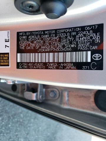 JTDKARFP7H3034266 - 2017 TOYOTA PRIUS PRIM 银色 照片 12