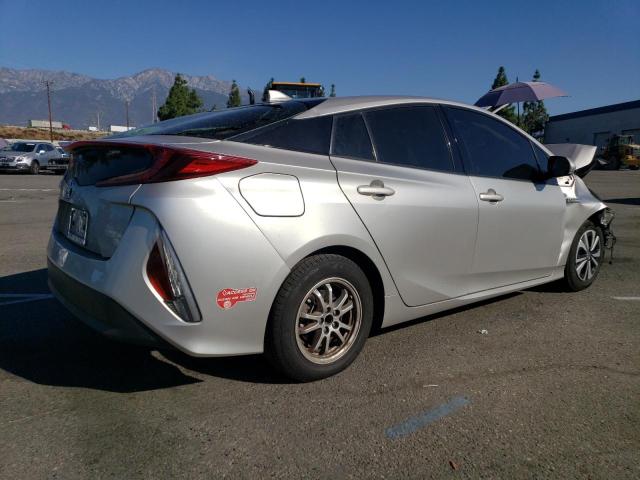 JTDKARFP7H3034266 - 2017 TOYOTA PRIUS PRIM SILVER photo 3