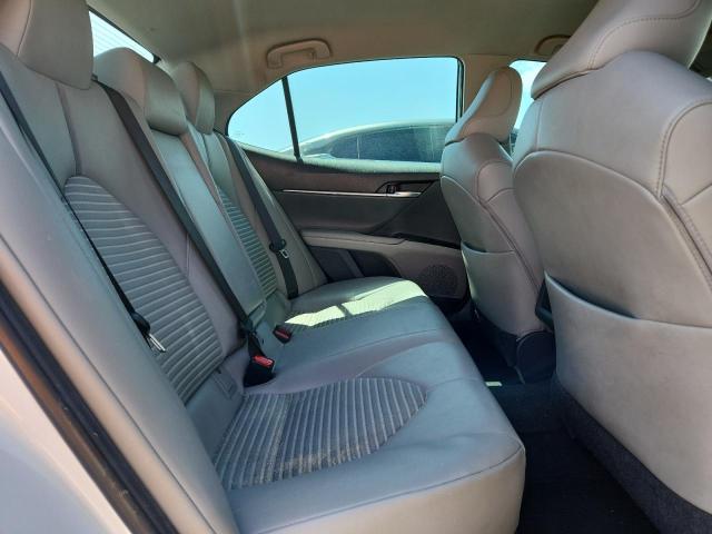 4T1B11HK6JU575596 - 2018 TOYOTA CAMRY L WHITE photo 10