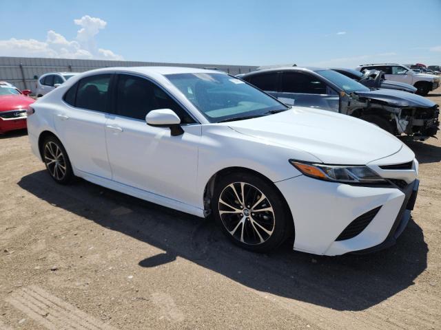 4T1B11HK6JU575596 - 2018 TOYOTA CAMRY L WHITE photo 4