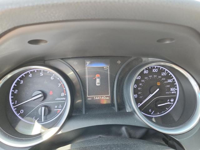 4T1B11HK6JU575596 - 2018 TOYOTA CAMRY L WHITE photo 9