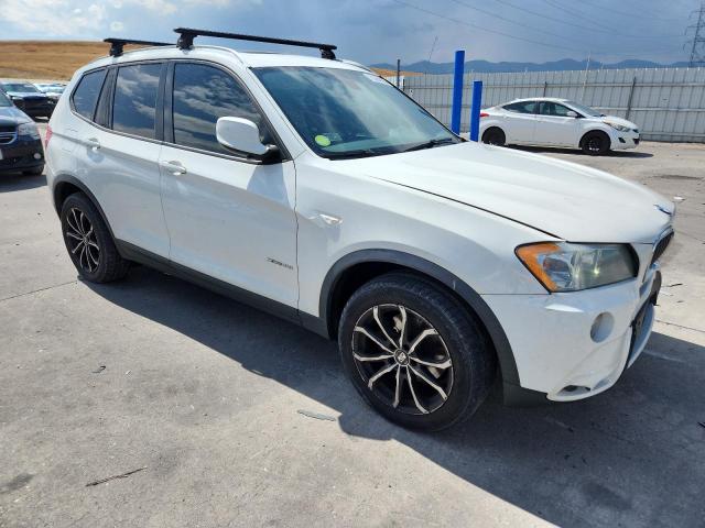 5UXWX9C50D0A10648 - 2013 BMW X3 XDRIVE28I WHITE photo 4