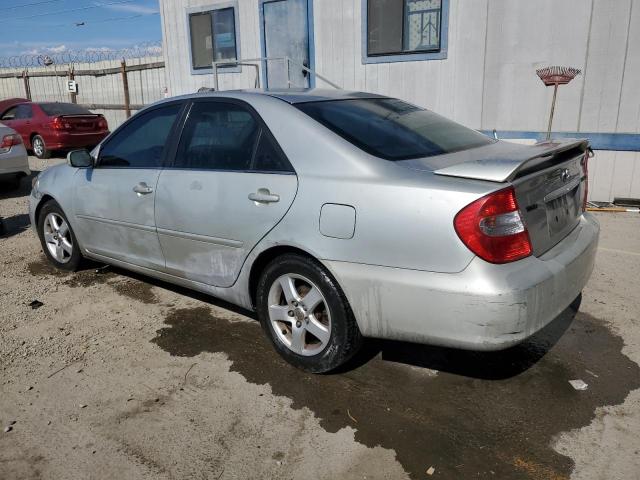 4T1BE32K64U319360 - 2004 TOYOTA CAMRY LE ვერცხლისფერი ფოტო 2