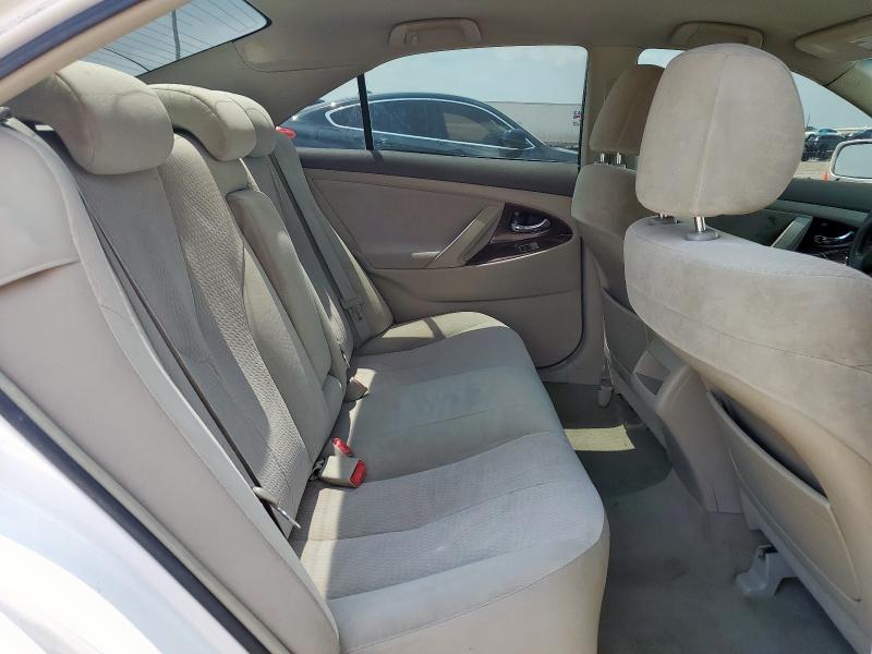 4T1BF3EK6AU526562 - 2010 TOYOTA CAMRY BASE WHITE photo 10