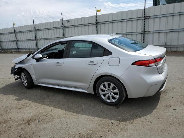 5YFEPMAE3NP325385 - 2022 TOYOTA COROLLA LE SILVER photo 2