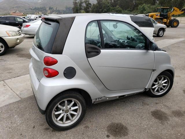 WMEEJ31XX9K222323 - 2009 SMART FORTWO PURE SILVER photo 3