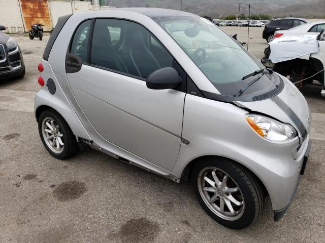 WMEEJ31XX9K222323 - 2009 SMART FORTWO PURE SILVER photo 4