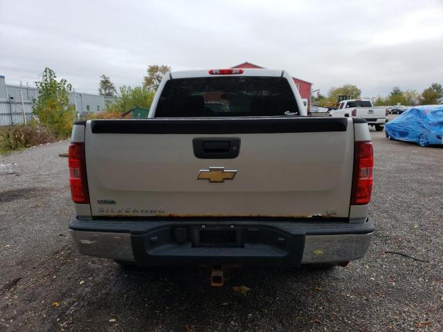 3GCRKREA0AG125634 - 2010 CHEVROLET SILVERADO K1500 LS SILVER photo 6