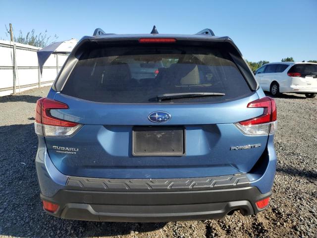 JF2SKADC2RH477638 - 2024 SUBARU FORESTER PREMIUM BLUE photo 6