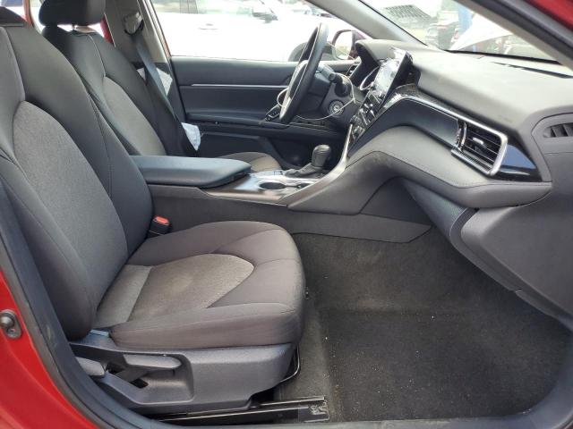 4T1C11AK9NU069930 - 2022 TOYOTA CAMRY LE RED photo 7