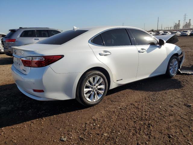 JTHBW1GG6E2072475 - 2014 LEXUS ES 300H WHITE photo 3