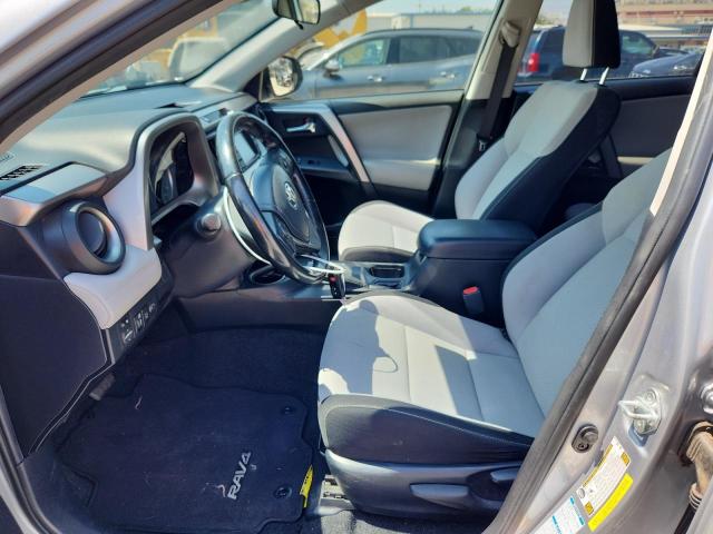 JTMRJREV3JD197477 - 2018 TOYOTA RAV4 HV LE 银色 照片 7