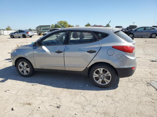 KM8JT3AB2BU159946 - 2011 HYUNDAI TUCSON GL SILVER photo 2