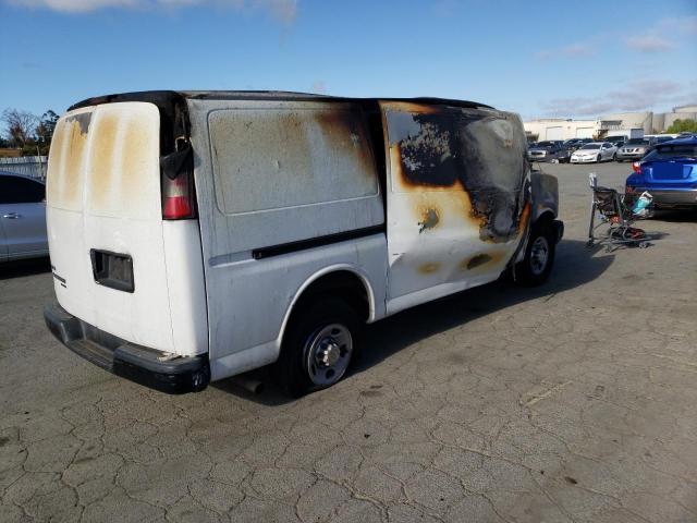 1GCWGFCA6B1176903 - 2011 CHEVROLET EXPRESS G2 WHITE photo 3