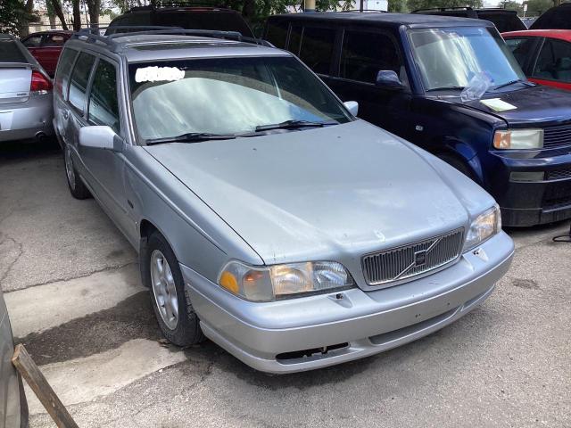 YV1LW5577W2487106 - 1998 VOLVO V70 SILVER photo 1