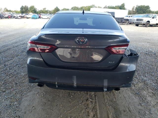 4T1BZ1HK6JU009561 - 2018 TOYOTA CAMRY XSE 灰色 照片 6