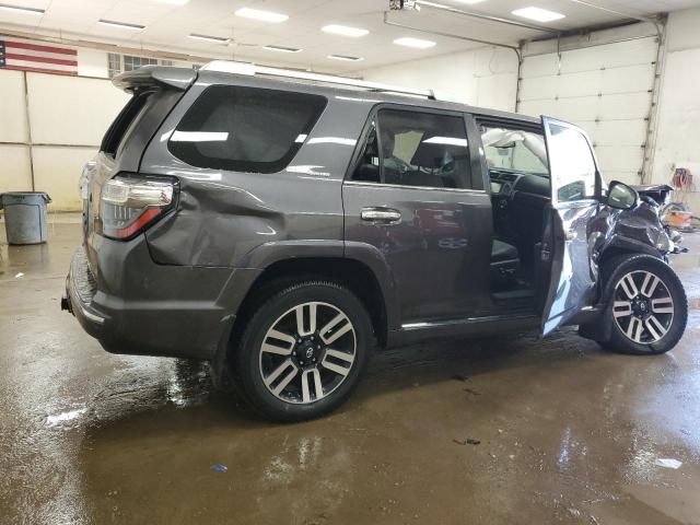 JTEBU5JR6J5543182 - 2018 TOYOTA 4RUNNER SR5/SR5 PREMIUM GRAY photo 3