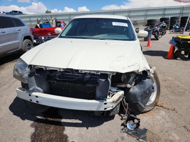 2D4GV582X5H610741 - 2005 DODGE MAGNUM R/T WHITE photo 5