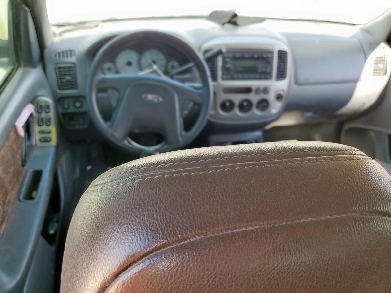 1FMYU03154KB52292 - 2004 FORD ESCAPE XLT 银色 照片 8