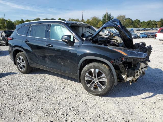 5TDGZRBHXMS546920 - 2021 TOYOTA HIGHLANDER XLE BLACK photo 4