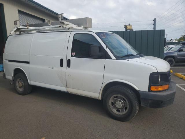 1GCWGFCAXD1151845 - 2013 CHEVROLET EXPRESS G2 WHITE photo 4