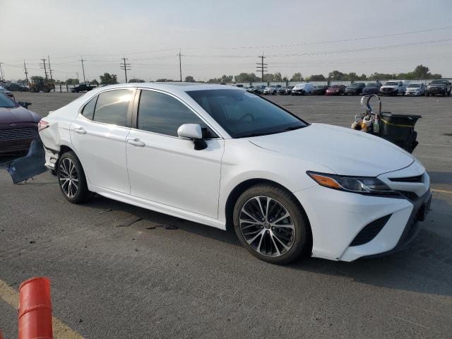 4T1B11HKXKU207150 - 2019 TOYOTA CAMRY L WHITE photo 4