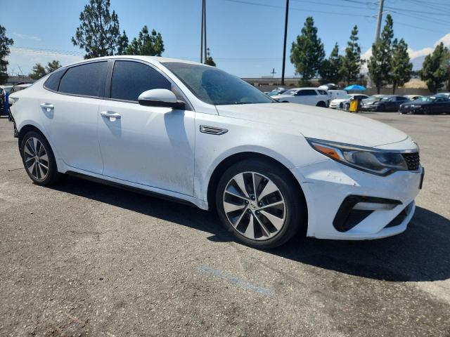 5XXGT4L31KG279754 - 2019 KIA OPTIMA LX WHITE photo 4