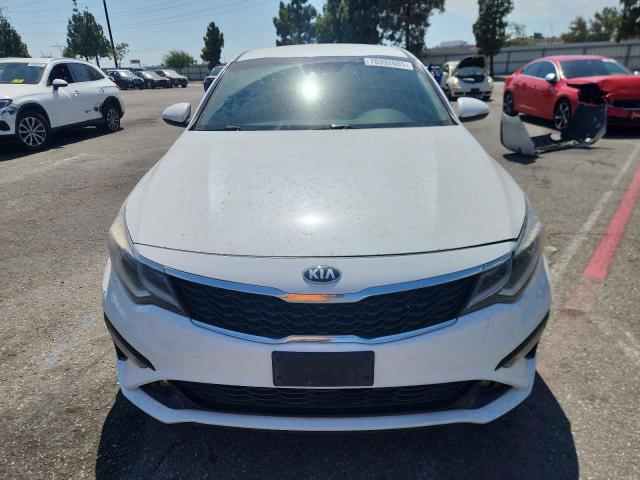 5XXGT4L31KG279754 - 2019 KIA OPTIMA LX WHITE photo 5