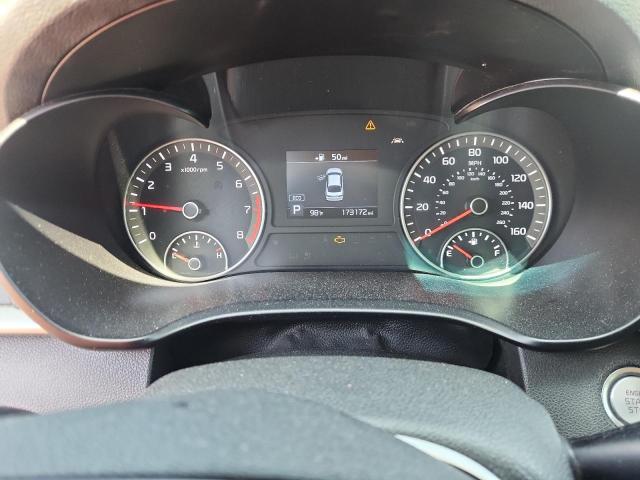 5XXGT4L31KG279754 - 2019 KIA OPTIMA LX WHITE photo 9