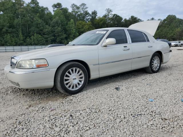 1LNHM81W04Y672393 - 2004 LINCOLN TOWN CAR EXECUTIVE WHITE photo 1