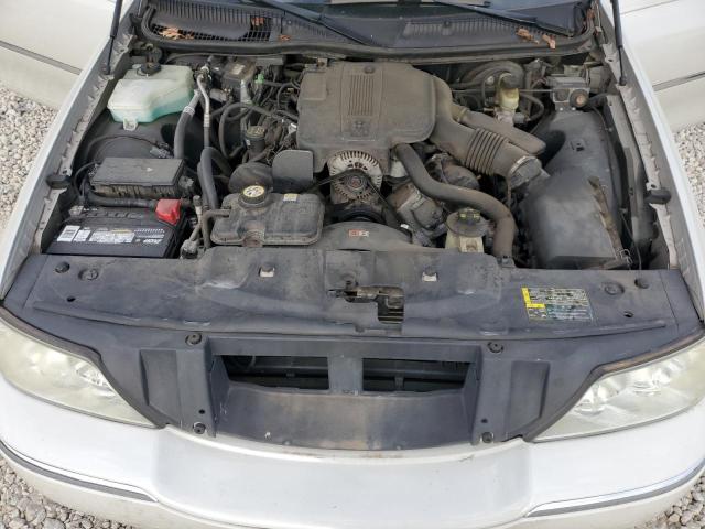 1LNHM81W04Y672393 - 2004 LINCOLN TOWN CAR EXECUTIVE WHITE photo 11