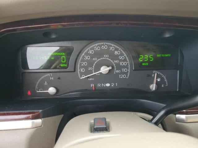 1LNHM81W04Y672393 - 2004 LINCOLN TOWN CAR EXECUTIVE WHITE photo 9