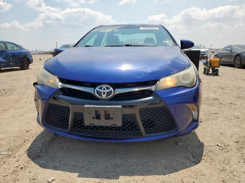 4T1BF1FK9GU584726 - 2016 TOYOTA CAMRY LE BLUE photo 5