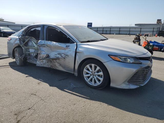 4T1L11AK2LU935478 - 2020 TOYOTA CAMRY LE 银色 照片 4
