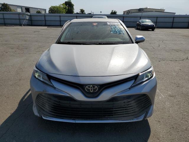 4T1L11AK2LU935478 - 2020 TOYOTA CAMRY LE 银色 照片 5