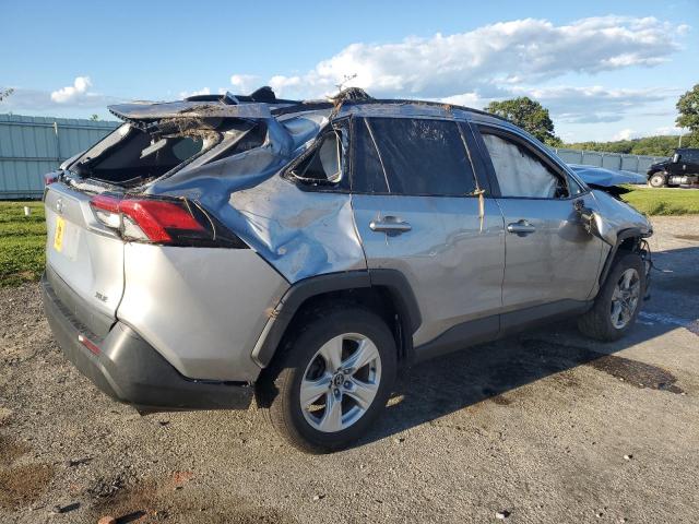 2T3W1RFV5LC040977 - 2020 TOYOTA RAV4 XLE SILVER photo 3
